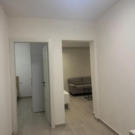 Glar 1br Barrikada * 티라나