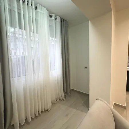 Glar 1br Barrikada * 티라나