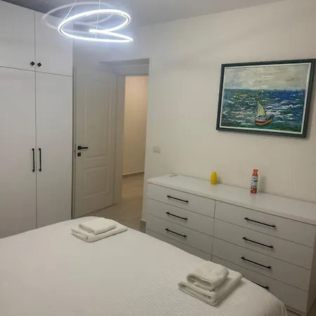 Glar 1br Barrikada Tirana