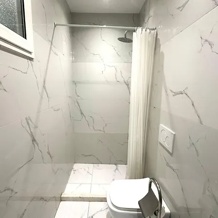 Glar 1br Barrikada דירה טיראנה